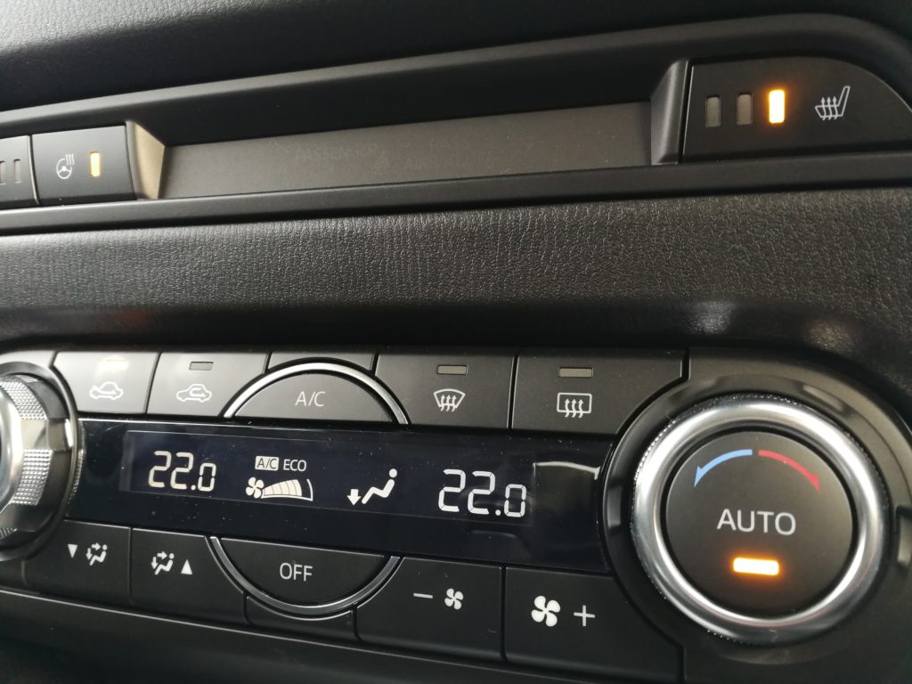 Cx 5のシートヒーターとハンドルヒーターが快適すぎる 超絶おすすめオプションに決定 エムブロ Mzblog